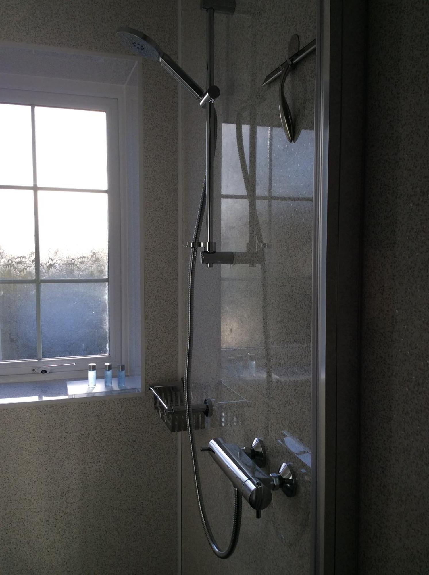 Seaways Cottage ホイレイク エクステリア 写真